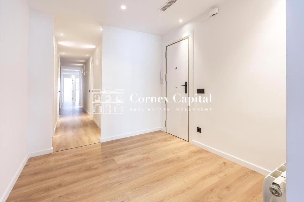 4 soveværelse Lejlighed til salg i Barcelona by - € 1.250.000 (Ref: 9615227)