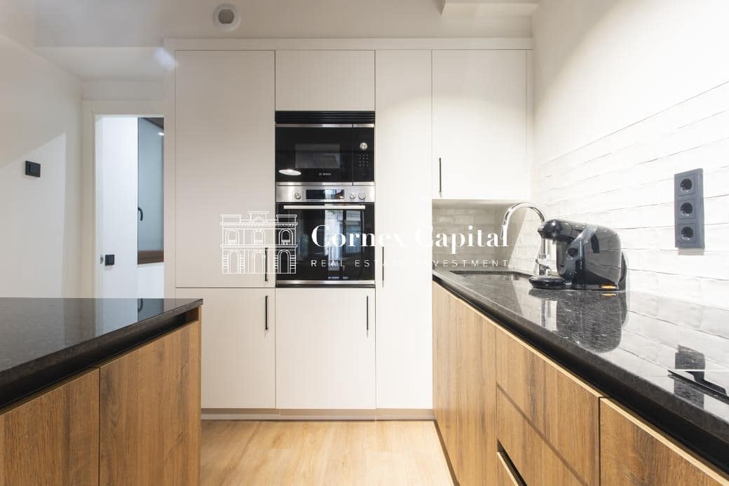 2 bedroom Apartment for sale in Barcelona city - € 454,000 (Ref: 9619072)