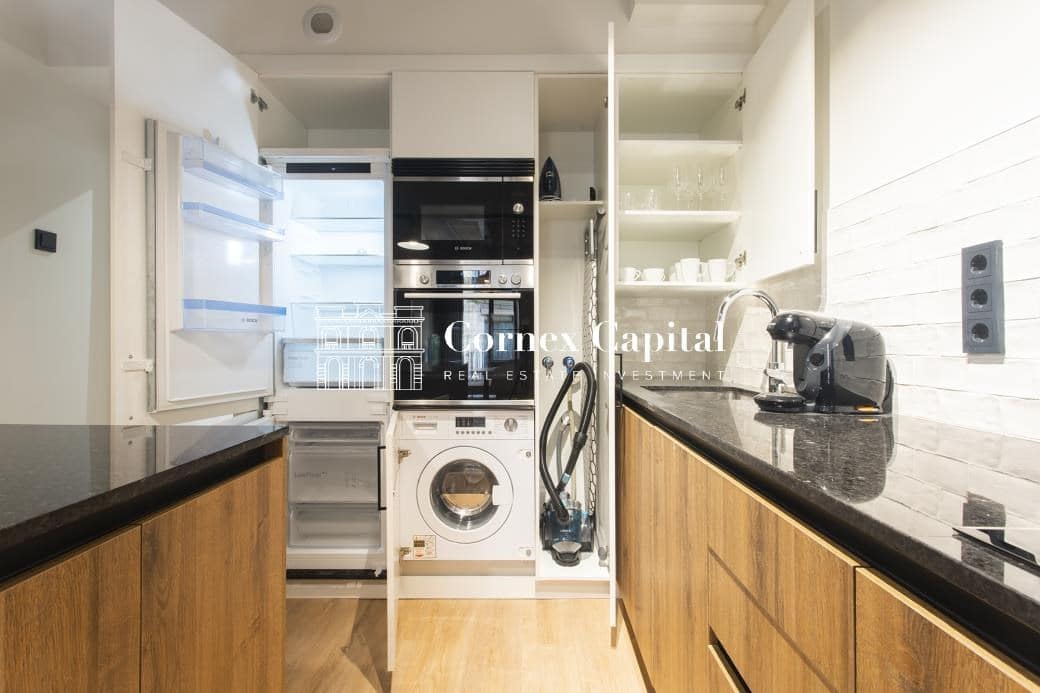 2 bedroom Apartment for sale in Barcelona city - € 454,000 (Ref: 9619072)