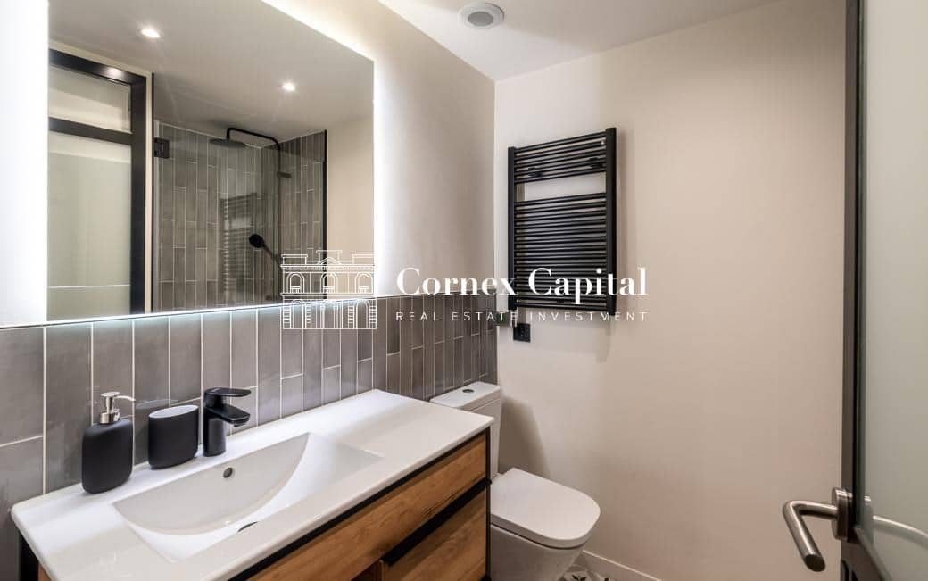 2 soveværelse Lejlighed til salg i Barcelona by - € 442.000 (Ref: 9619073)