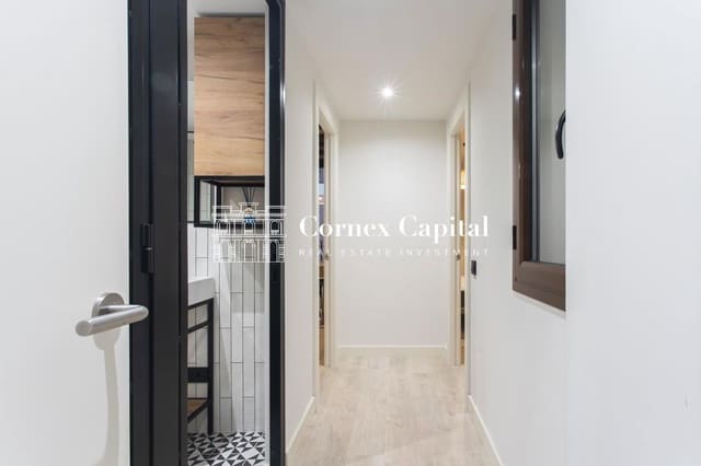 2 bedroom Apartment for sale in Ciutat Vella, Barcelona city with garage - € 333,000 (Ref: 9619074)