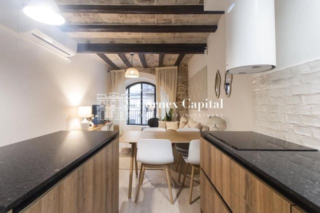 2 bedroom Apartment for sale in Ciutat Vella, Barcelona city with garage - € 333,000 (Ref: 9619074)