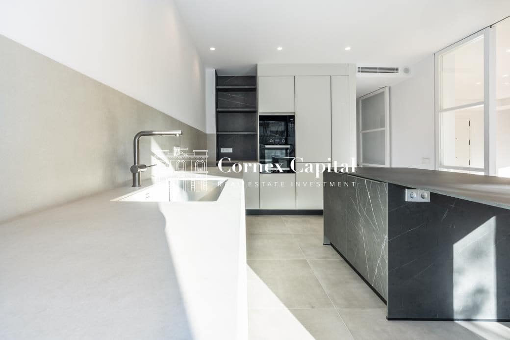 5 bedroom Apartment for sale in Barcelona city with garage - € 2,400,000 (Ref: 9619075)