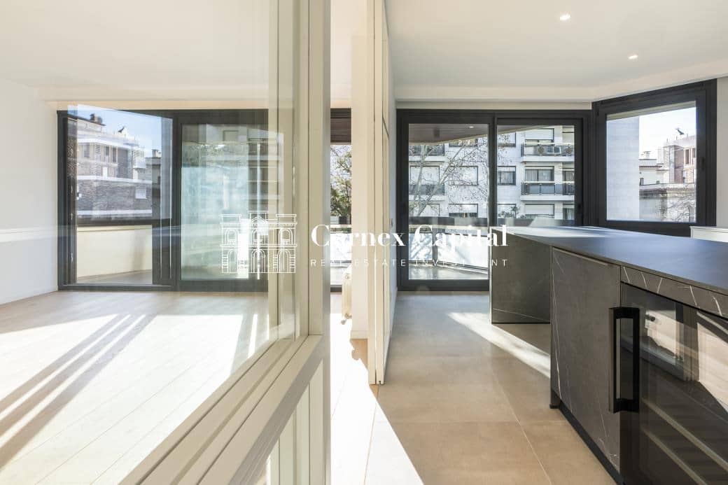 5 bedroom Apartment for sale in Barcelona city with garage - € 2,400,000 (Ref: 9619075)