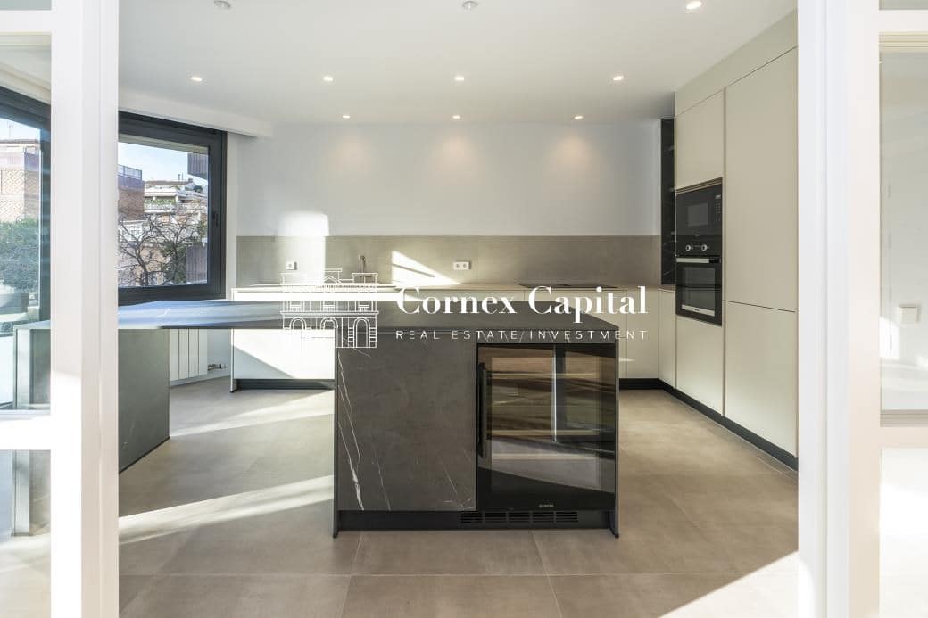 5 bedroom Apartment for sale in Barcelona city with garage - € 2,400,000 (Ref: 9619075)