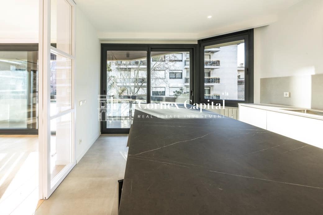 5 bedroom Apartment for sale in Barcelona city with garage - € 2,400,000 (Ref: 9619075)