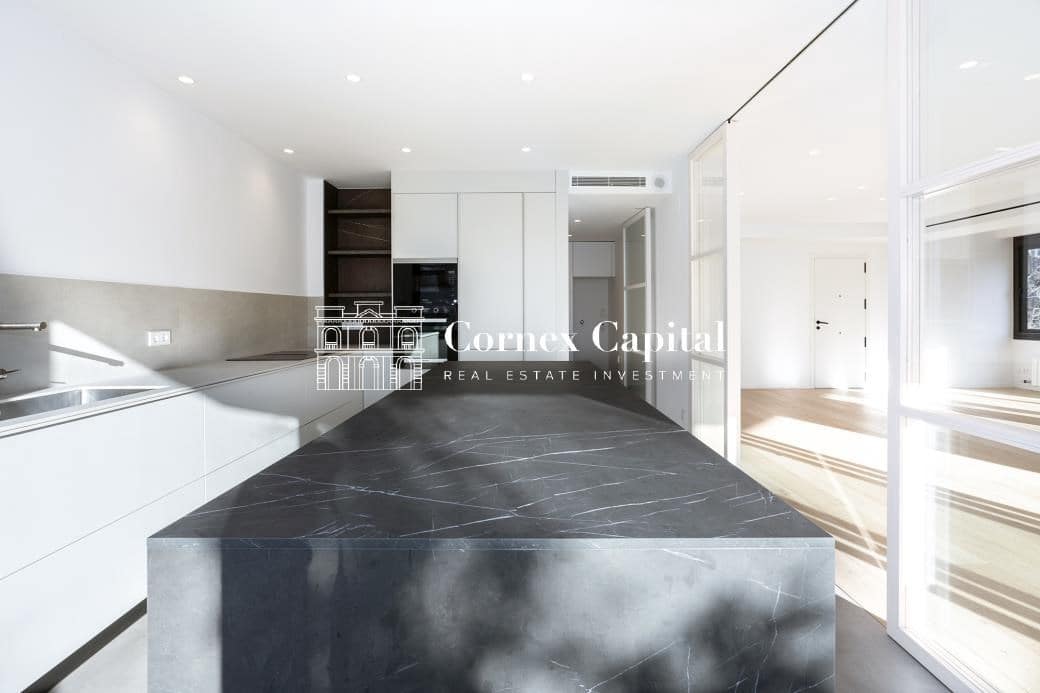 5 bedroom Apartment for sale in Barcelona city with garage - € 2,400,000 (Ref: 9619075)