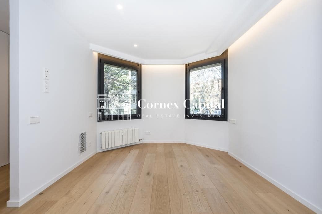 5 bedroom Apartment for sale in Barcelona city with garage - € 2,400,000 (Ref: 9619075)