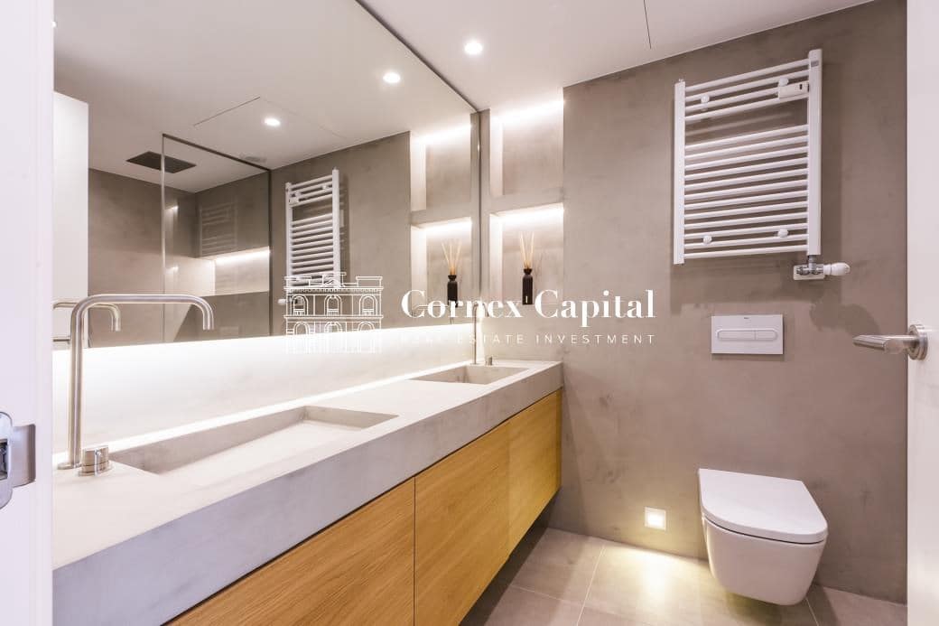 5 bedroom Apartment for sale in Barcelona city with garage - € 2,400,000 (Ref: 9619075)