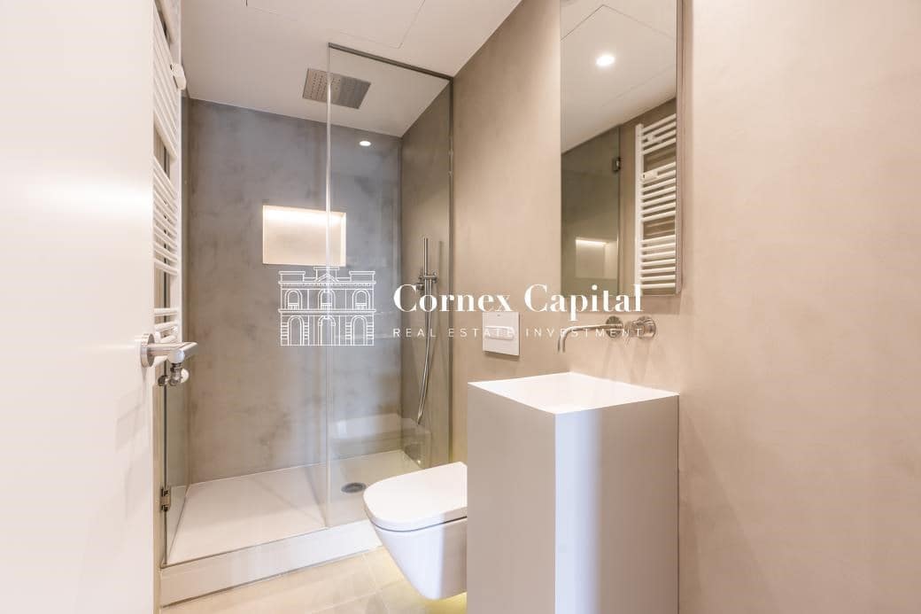 5 bedroom Apartment for sale in Barcelona city with garage - € 2,400,000 (Ref: 9619075)