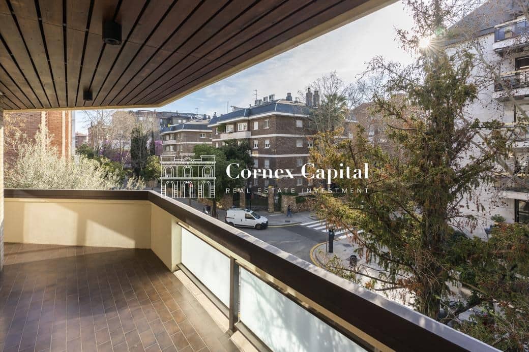 5 bedroom Apartment for sale in Barcelona city with garage - € 2,400,000 (Ref: 9619075)