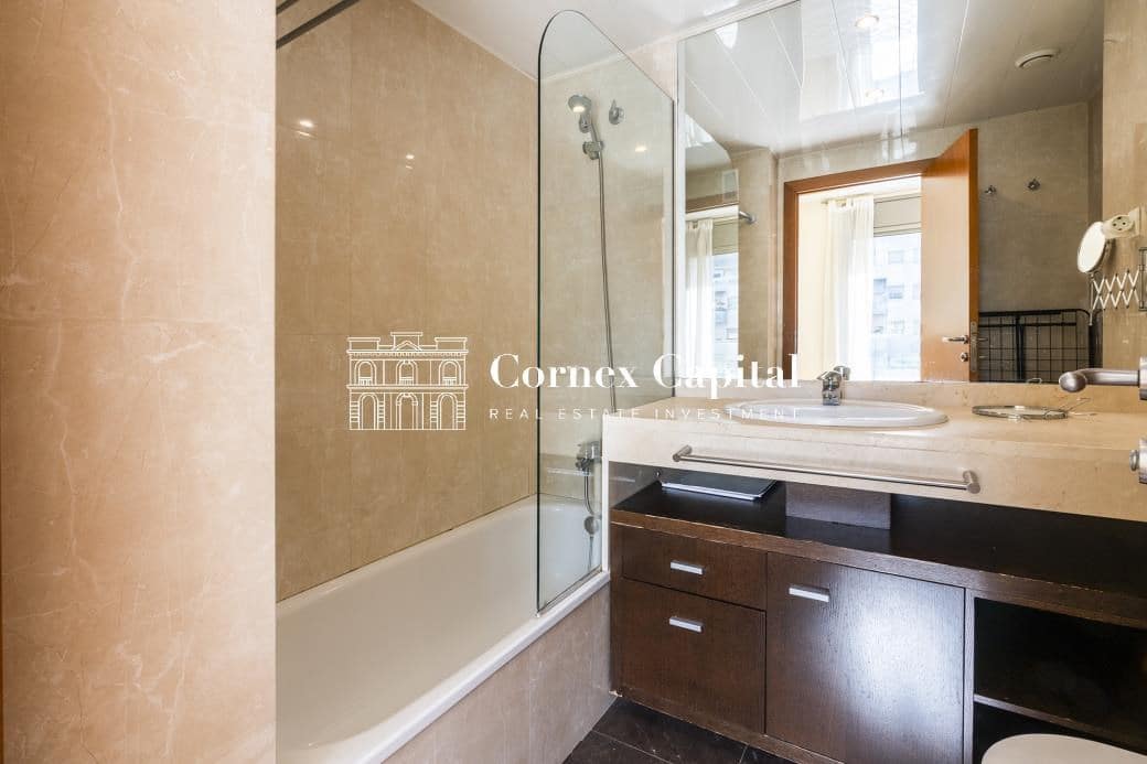 Apartamento de 3 habitaciones en Barcelona ciudad en venta con garaje - 680.000 € (Ref: 9637234)