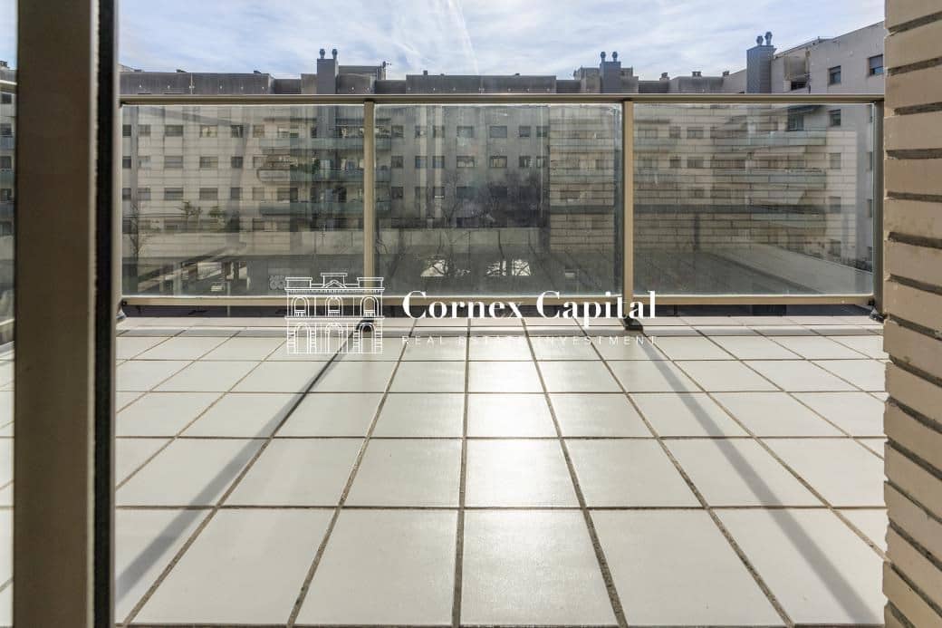 Apartamento de 3 habitaciones en Barcelona ciudad en venta con garaje - 680.000 € (Ref: 9637234)