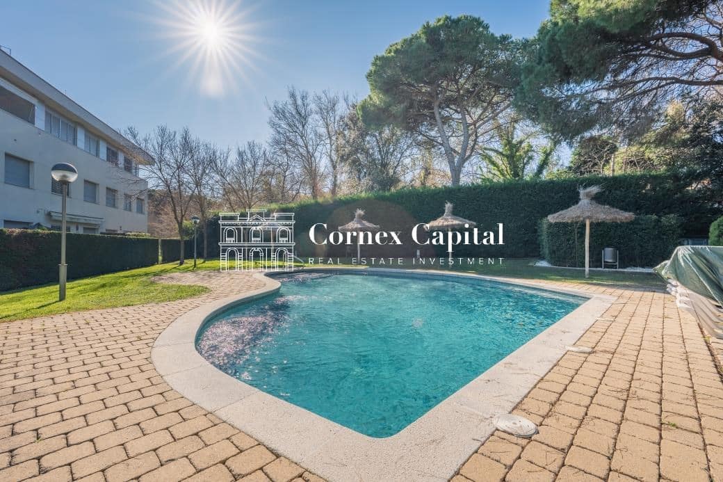 Apartamento de 2 habitaciones en S'Agaro en venta con piscina - 375.000 € (Ref: 9655775)