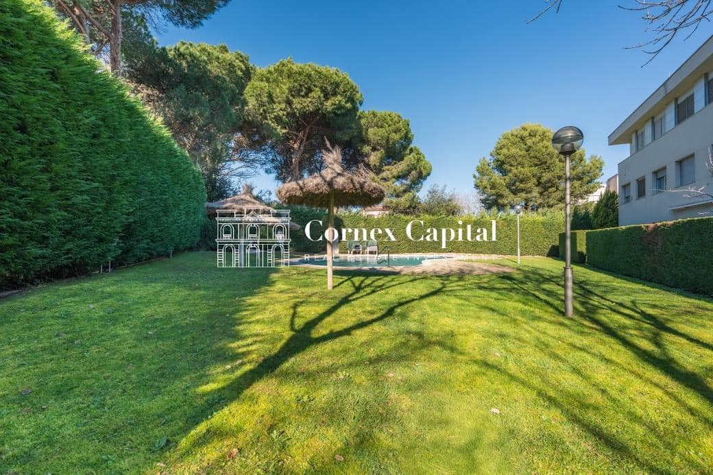 Apartamento de 2 habitaciones en S'Agaro en venta con piscina - 375.000 € (Ref: 9655775)