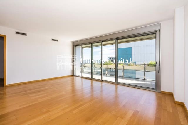 3 sovrum Lägenhet till salu i Sant Martí, Barcelona stad med garage - 625 000 € (Ref: 9673966)