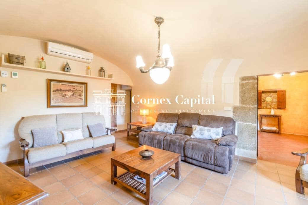 8 bedroom Finca/Country House for sale in Rupia with pool garage - € 1,275,000 (Ref: 9719709)