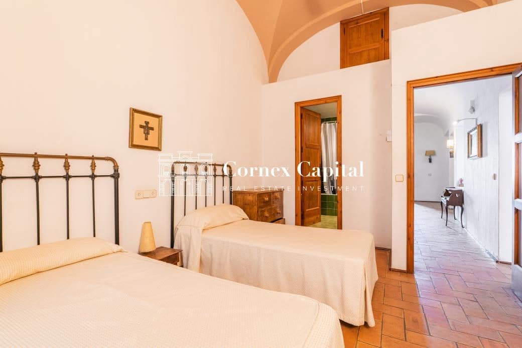 6 bedroom Townhouse for sale in Torroella de Montgri - € 875,000 (Ref: 9726458)