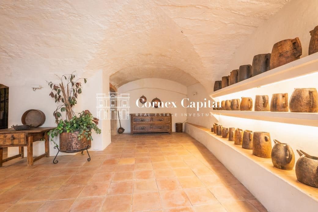 6 bedroom Townhouse for sale in Torroella de Montgri - € 875,000 (Ref: 9726458)