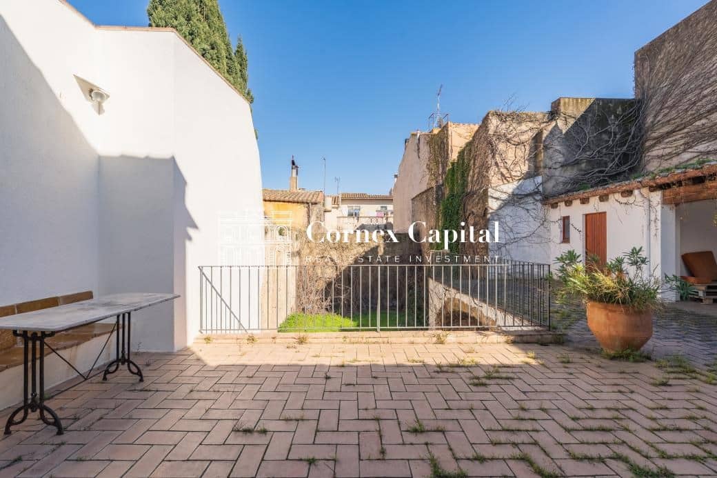 6 bedroom Townhouse for sale in Torroella de Montgri - € 875,000 (Ref: 9726458)