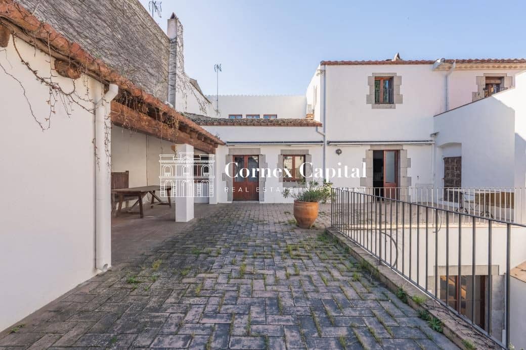 6 bedroom Townhouse for sale in Torroella de Montgri - € 875,000 (Ref: 9726458)