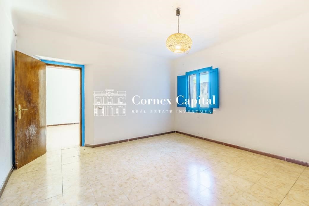 4 soveværelse Byhus til salg i Gualta med swimmingpool garage - € 450.000 (Ref: 9741660)