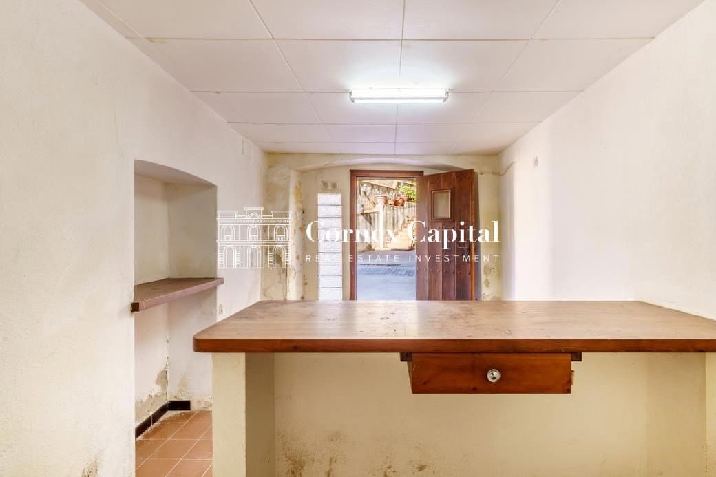 4 soveværelse Byhus til salg i Gualta med swimmingpool garage - € 450.000 (Ref: 9741660)