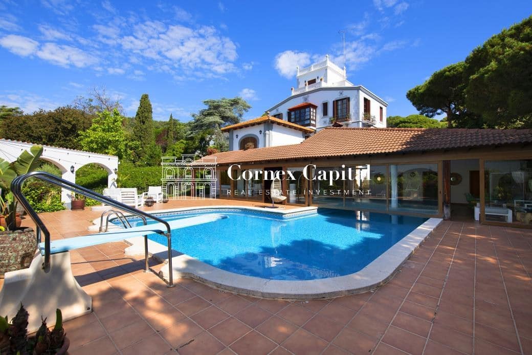 11 bedroom Finca/Country House for sale in Sant Andreu de Llavaneres with pool garage - € 4,900,000 (Ref: 9755557)