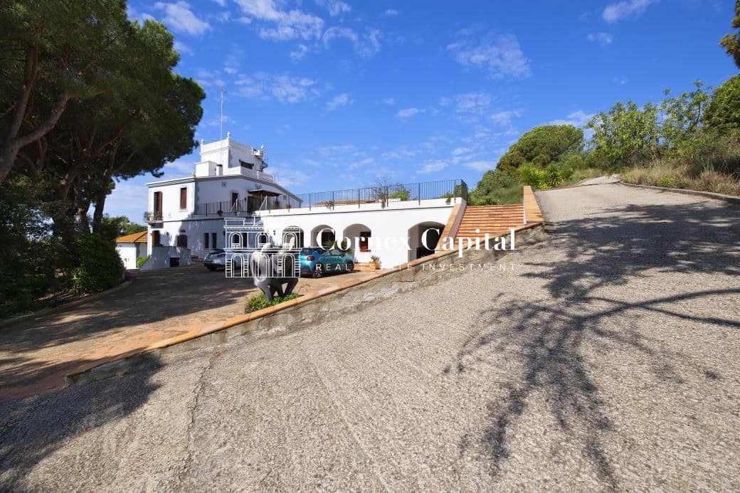 11 bedroom Finca/Country House for sale in Sant Andreu de Llavaneres with pool garage - € 4,900,000 (Ref: 9755557)