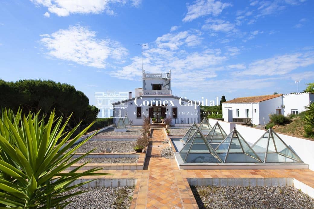 11 bedroom Finca/Country House for sale in Sant Andreu de Llavaneres with pool garage - € 4,900,000 (Ref: 9755557)