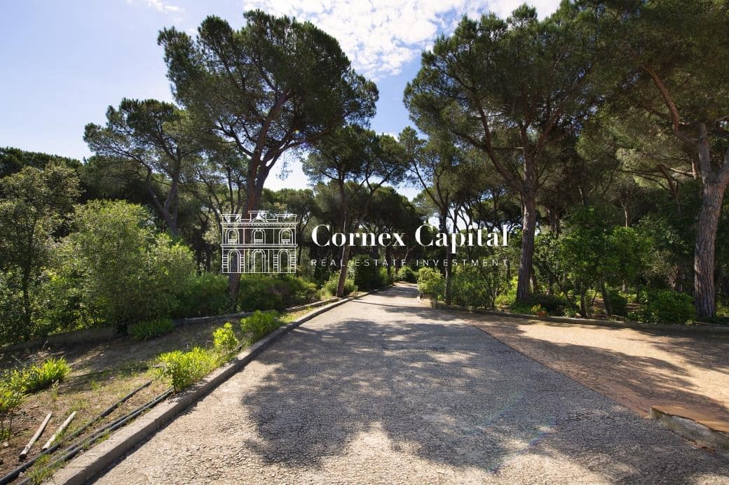 11 bedroom Finca/Country House for sale in Sant Andreu de Llavaneres with pool garage - € 4,900,000 (Ref: 9755557)