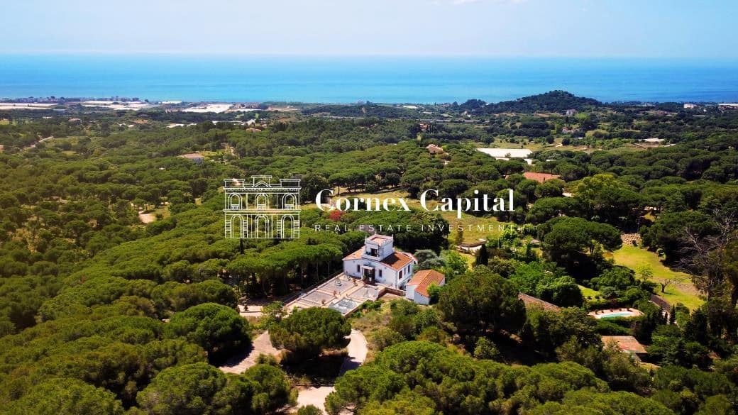 11 bedroom Finca/Country House for sale in Sant Andreu de Llavaneres with pool garage - € 4,900,000 (Ref: 9755557)