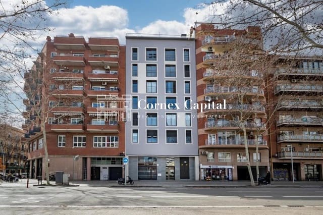 3 makuuhuone Huoneisto myytävänä paikassa El Poblenou, Barcelona kaupunki mukana uima-altaan - 587 000 € (Ref: 9794460)