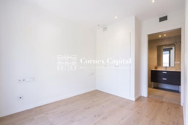 3 soveværelse Lejlighed til salg i El Poblenou, Barcelona by med swimmingpool - € 596.000 (Ref: 9794472)