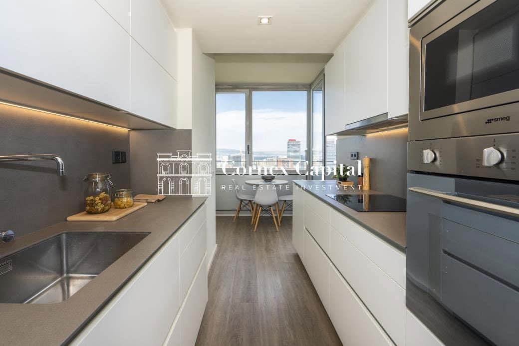 3 sypialnia Apartament na sprzedaż w Miasto Barcelona z basenem garażem - 1 100 000 € (Ref: 9799119)