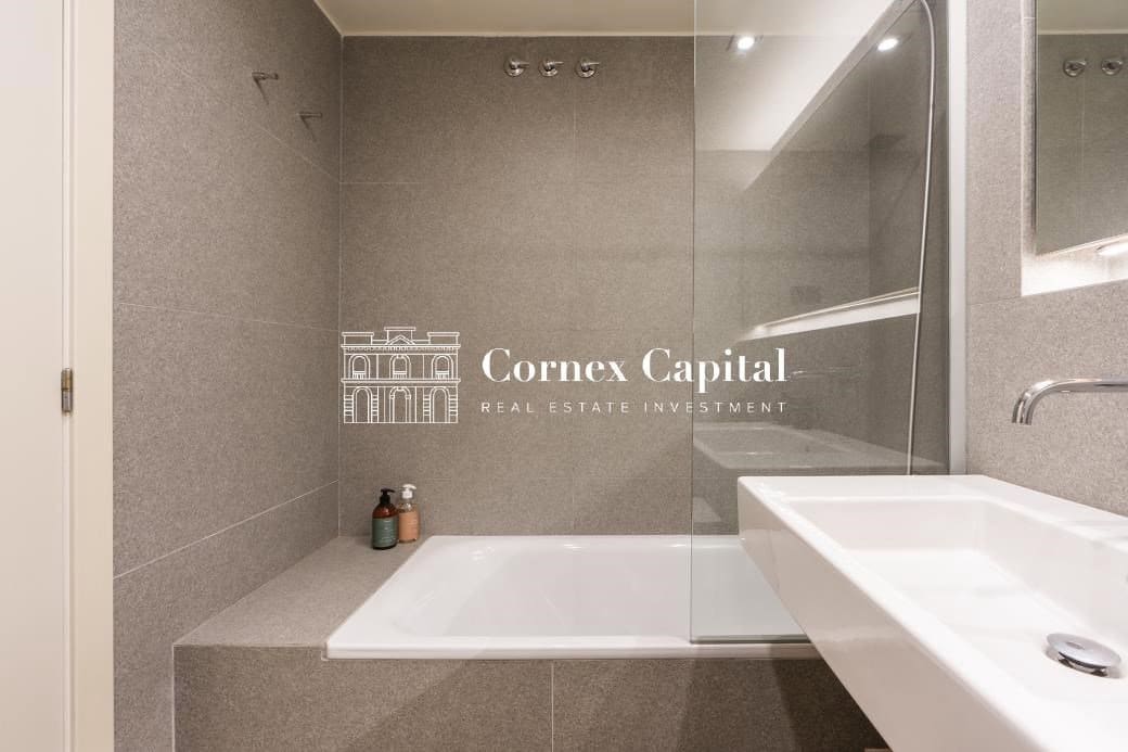 3 sypialnia Apartament na sprzedaż w Miasto Barcelona z basenem garażem - 1 100 000 € (Ref: 9799119)