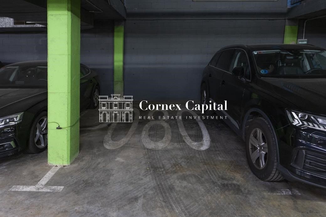 3 sypialnia Apartament na sprzedaż w Miasto Barcelona z basenem garażem - 1 100 000 € (Ref: 9799119)