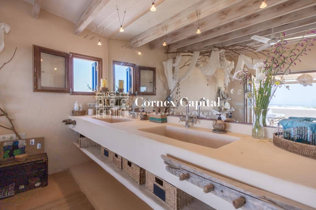 8 soverom Villa til salgs i Sant Francesc de Formentera med svømmebasseng garasje - € 9 900 000 (Ref: 9808012)