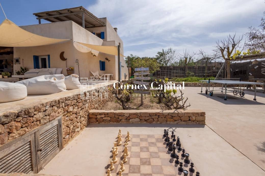 8 soverom Villa til salgs i Sant Francesc de Formentera med svømmebasseng garasje - € 9 900 000 (Ref: 9808012)