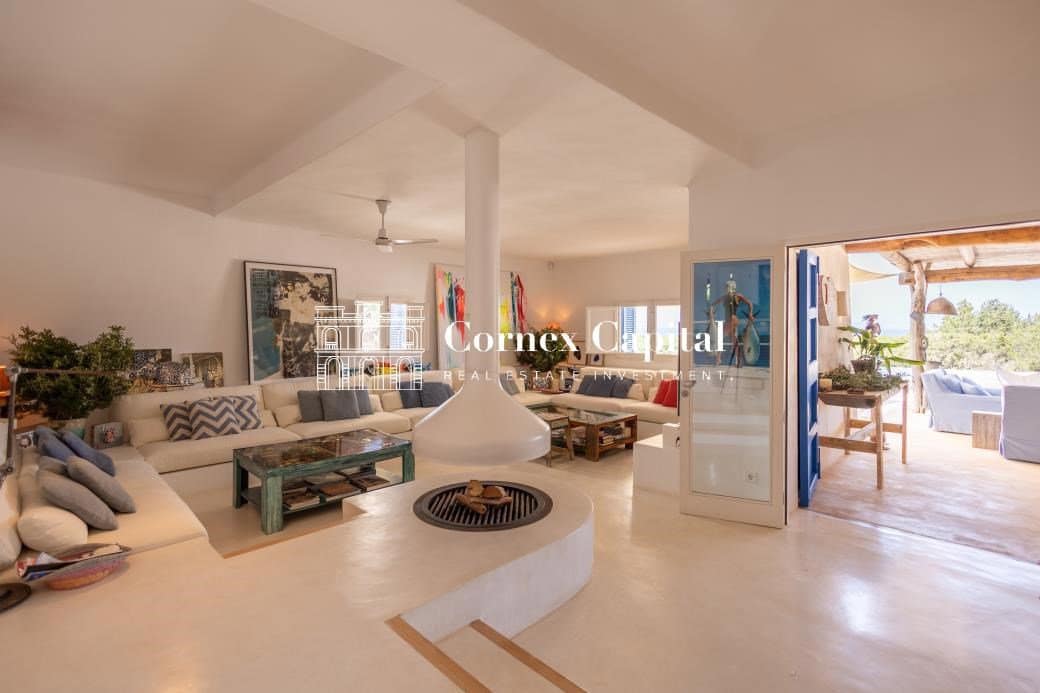 8 bedroom Villa for sale in Sant Francesc de Formentera with pool garage - € 9,900,000 (Ref: 9808012)