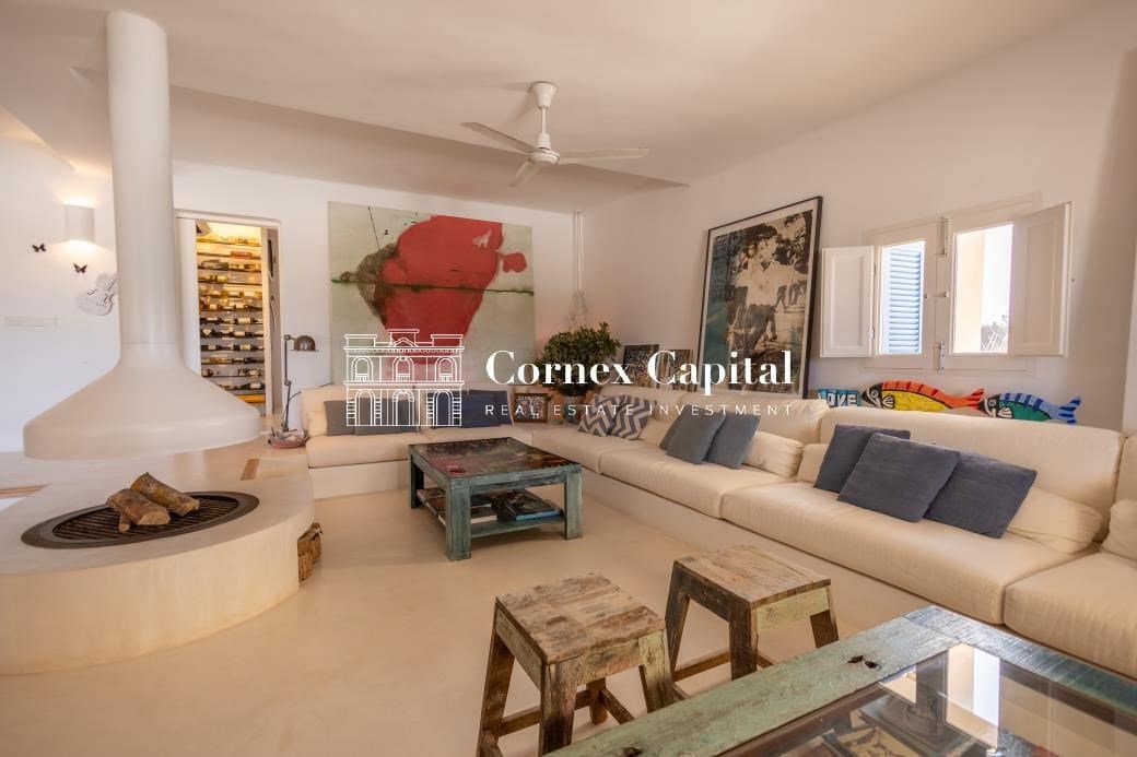 8 bedroom Villa for sale in Sant Francesc de Formentera with pool garage - € 9,900,000 (Ref: 9808012)