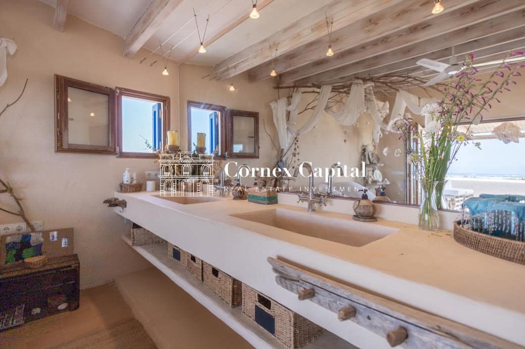 8 bedroom Villa for sale in Sant Francesc de Formentera with pool garage - € 9,900,000 (Ref: 9808012)