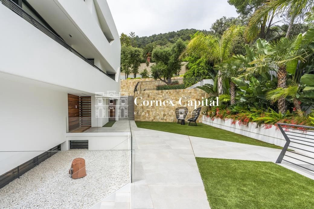 7 slaapkamer Villa te koop in Barcelona stad met zwembad garage - € 20.000.000 (Ref: 9811366)