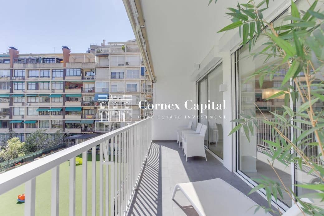 Apartamento de 5 habitaciones en Barcelona ciudad en venta - 2.100.000 € (Ref: 9811367)
