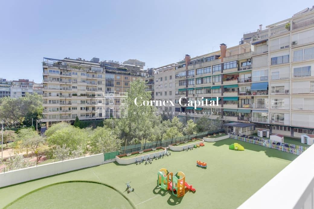 Apartamento de 5 habitaciones en Barcelona ciudad en venta - 2.100.000 € (Ref: 9811367)
