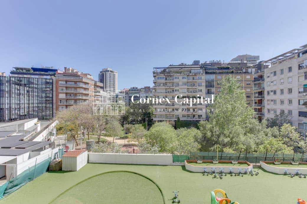 Apartamento de 5 habitaciones en Barcelona ciudad en venta - 2.100.000 € (Ref: 9811367)