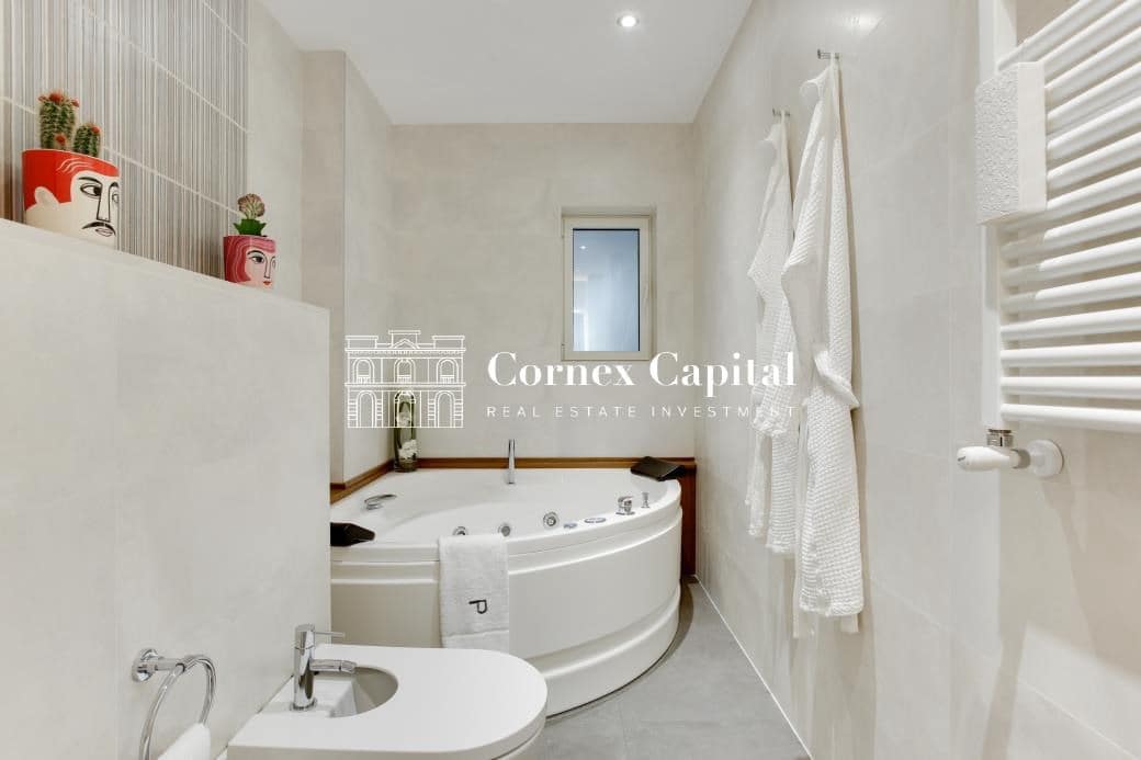 Apartamento de 5 habitaciones en Barcelona ciudad en venta - 2.100.000 € (Ref: 9811367)