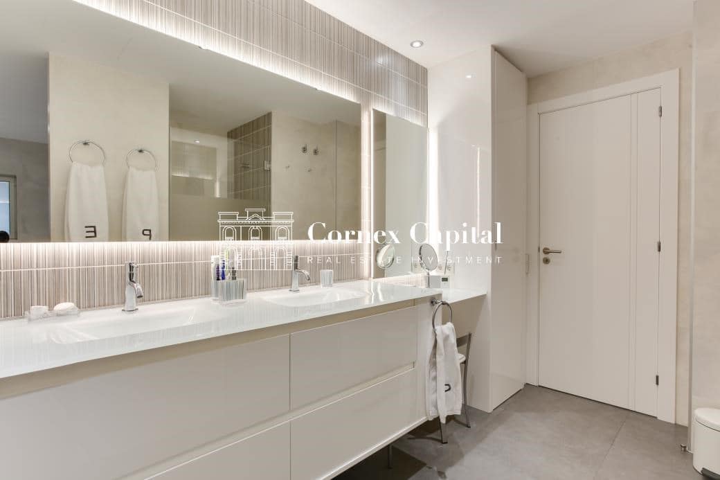 Apartamento de 5 habitaciones en Barcelona ciudad en venta - 2.100.000 € (Ref: 9811367)