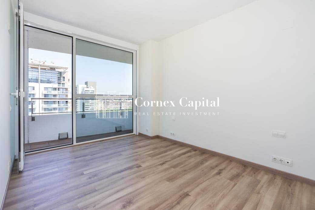 3 sypialnia Apartament na sprzedaż w Miasto Barcelona z basenem garażem - 1 365 000 € (Ref: 9873170)
