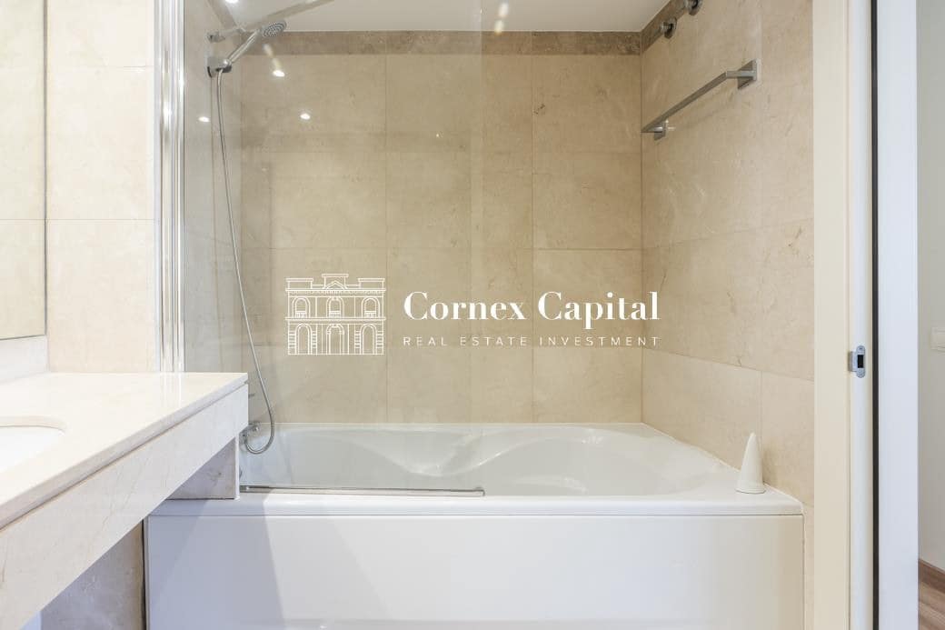3 sypialnia Apartament na sprzedaż w Miasto Barcelona z basenem garażem - 1 365 000 € (Ref: 9873170)
